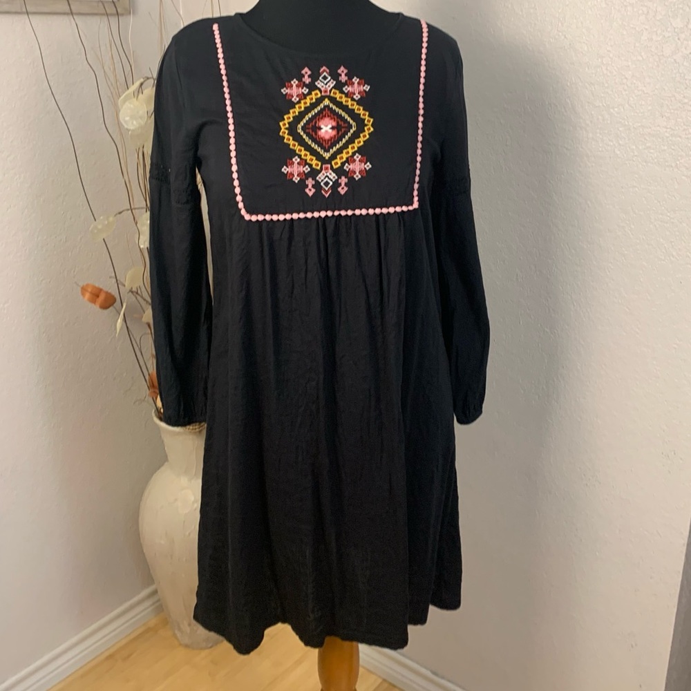 Old Navy emboldened front teen dress